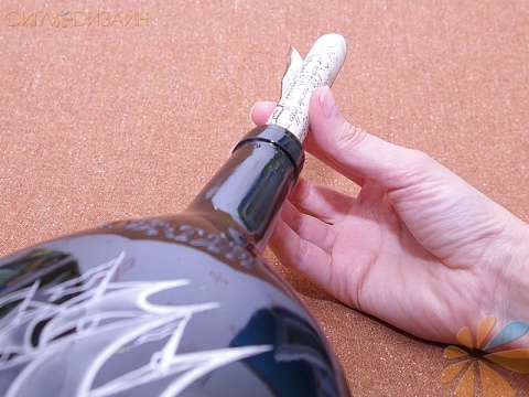 Мастер-класс по росписи бутылки витражными красками: Шаг 7