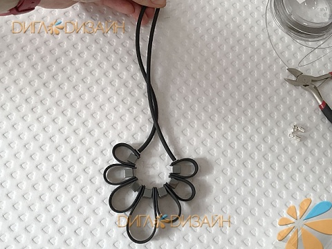 Каучуковое колье: Шаг 09